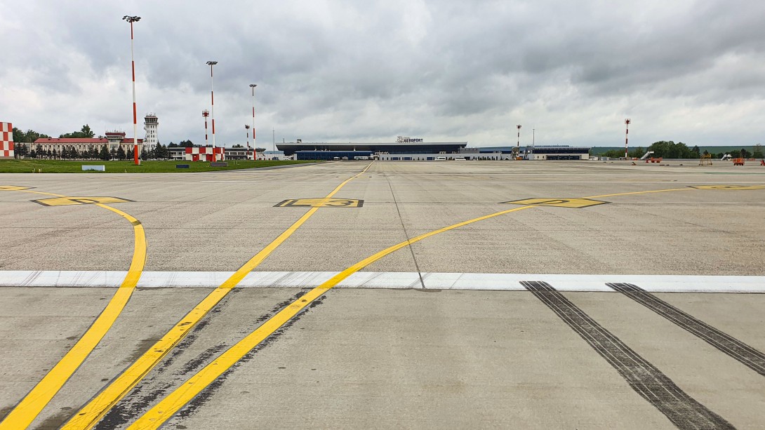 Aeroporturi-şi-deservire-la-sol